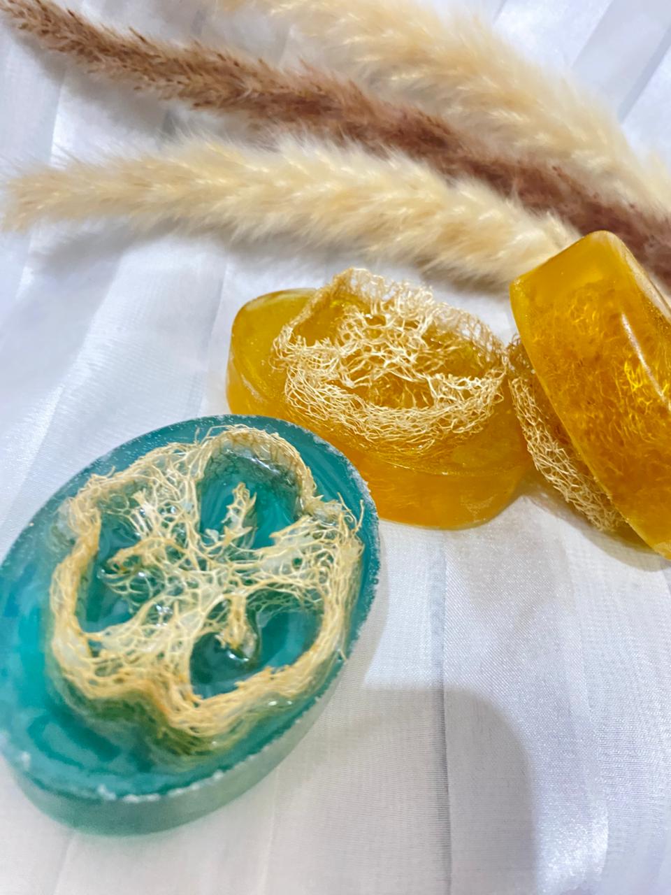 1pc Herbal Loofah Soap Bar So Elegant Made with Natural Ingredients and Loofah, Ideal For All Skin Types including Sensitive