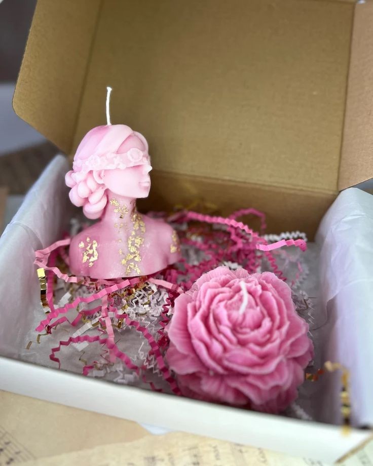 2pc Scented Candles set In Different Shape,1pc Doll Face scented candle,1pc Peony Flower In Sale