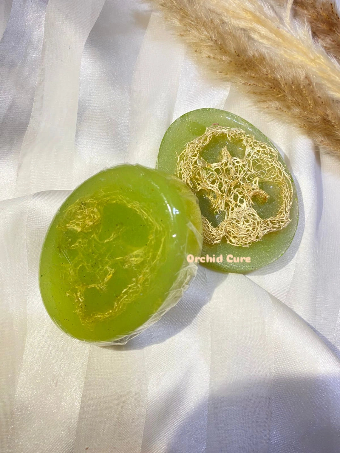 1pc Herbal Loofah Soap Bar So Elegant Made with Natural Ingredients and Loofah, Ideal For All Skin Types including Sensitive