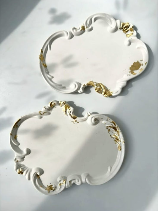 1pc Stylish Ashtray So cute, Best for Candles Arrangement, perfumes and Jewellery plain and Glittery Effect both Available