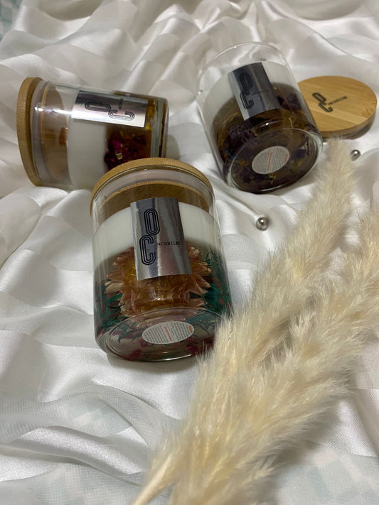 1pc Stylish Scented Candle in Glass jar With Wooden Lid or Wooden Wick.. with Awesome fragrance Ideal For Home Decor and Gifts 🎁