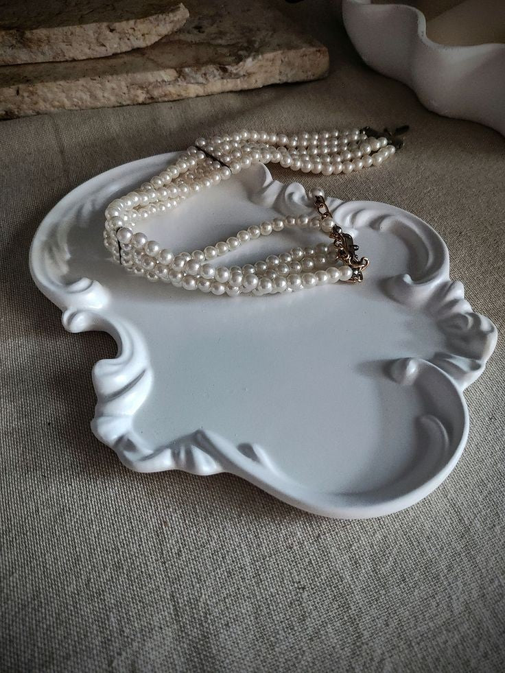 1pc Stylish Ashtray So cute, Best for Candles Arrangement, perfumes and Jewellery plain and Glittery Effect both Available