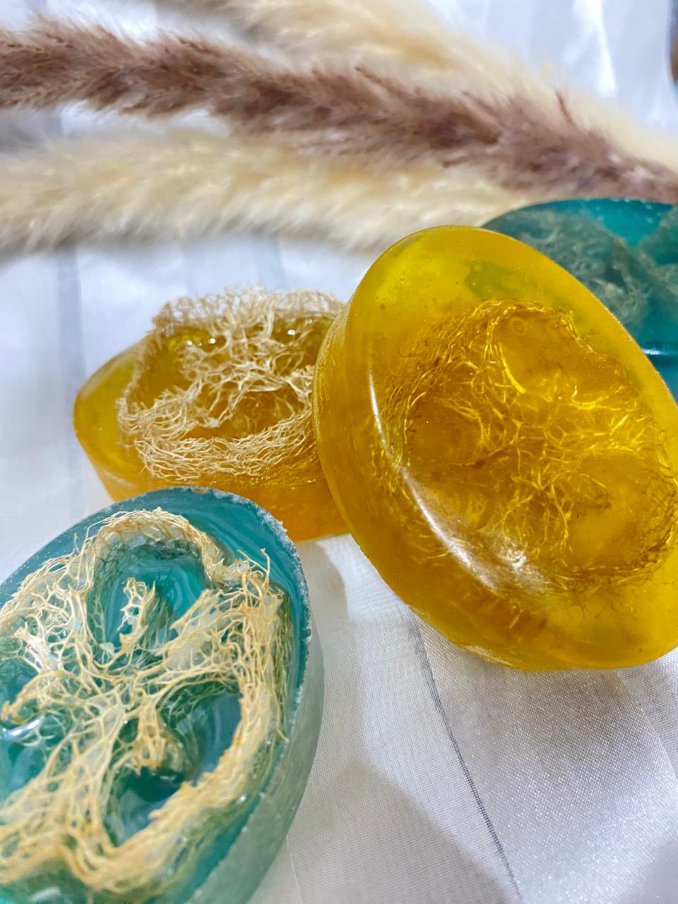 1pc Herbal Loofah Soap Bar So Elegant Made with Natural Ingredients and Loofah, Ideal For All Skin Types including Sensitive